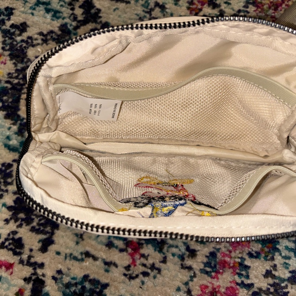 Belt Bagwith Embroidered Sorcerer Mickey - Picture 3 of 3